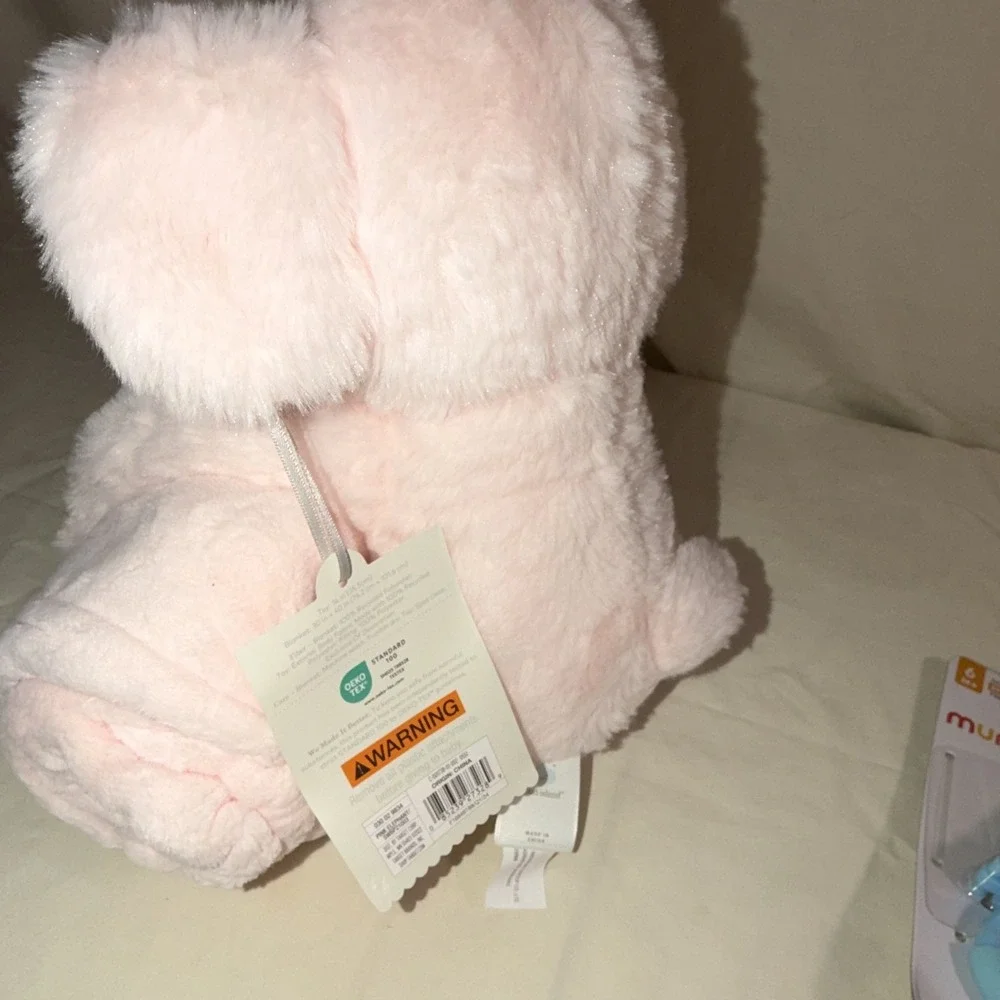 Plush elephant and Munchkin Fresh Feeder 2-Pack Baby Food Feeders 6M+